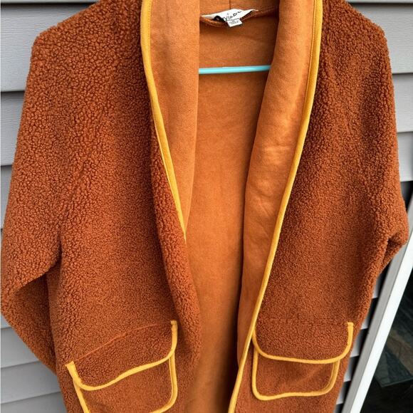 Davi & Dani size M Leading The Way Front Pocket Teddy Jacket - Camel Shacket - Picture 4 of 13